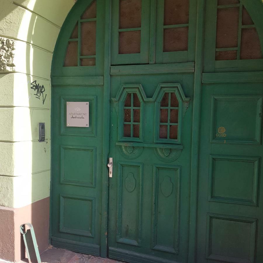 شقة Apartament Antresola Drzewna زيلونا غورا المظهر الخارجي الصورة