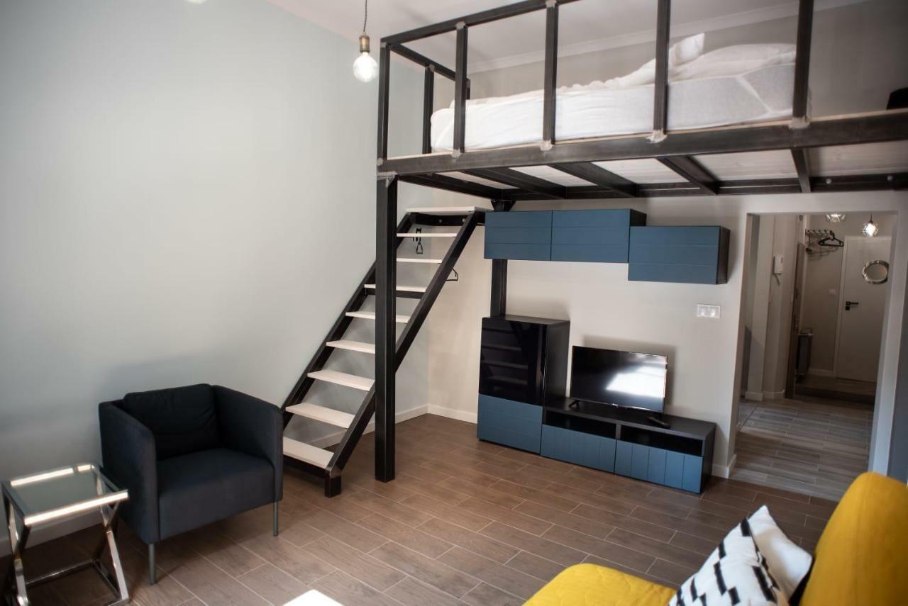 شقة Apartament Antresola Drzewna زيلونا غورا المظهر الخارجي الصورة